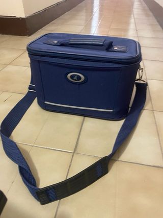 Maleta y neceser azul a juego