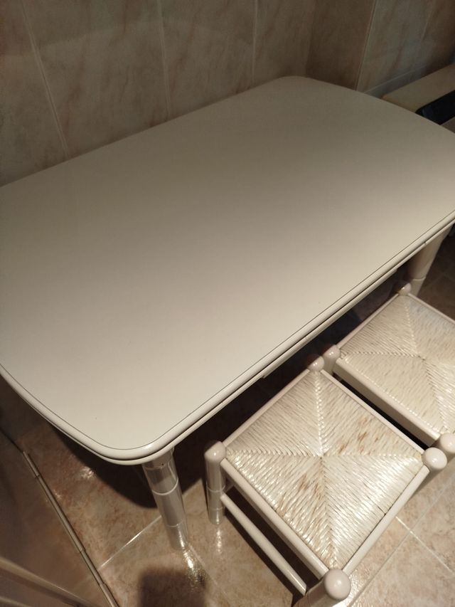 Mesa cocina extensible + 2 taburetes