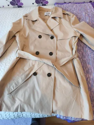 Gabardina beige nueva