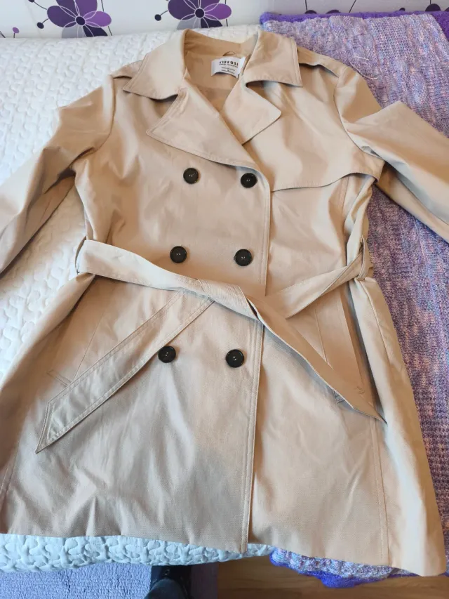 Gabardina beige nueva
