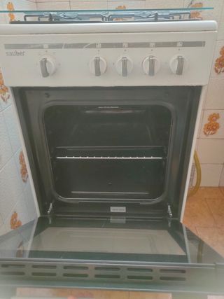 Cocina de gas Sauber con horno