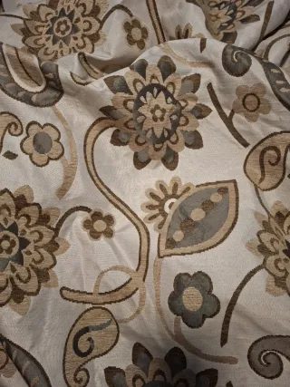 Tapete camilla floral beige y marrón