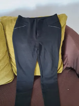 Pantalón negro chica