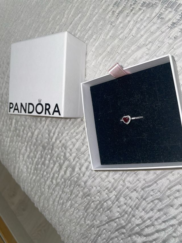 Anillo Pandora Corazón Rojo y Plata
