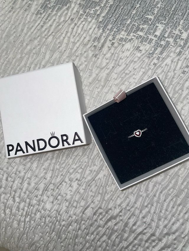 Anillo Pandora Corazón Rojo y Plata