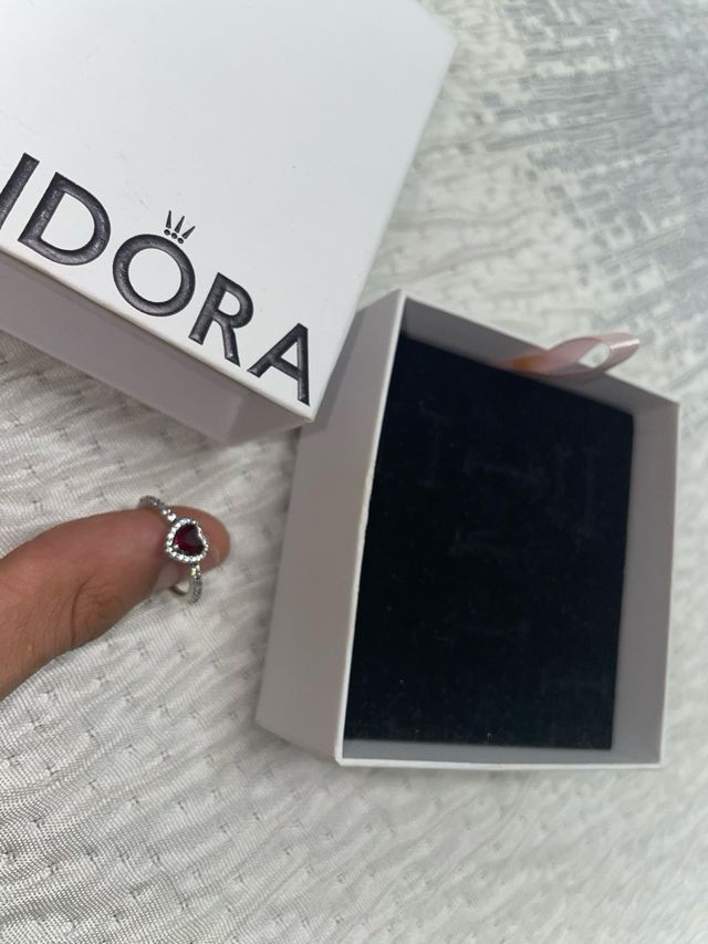 Anillo Pandora Corazón Rojo y Plata