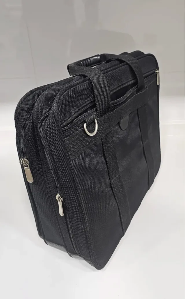 Maletín HP para portátil o tableta.