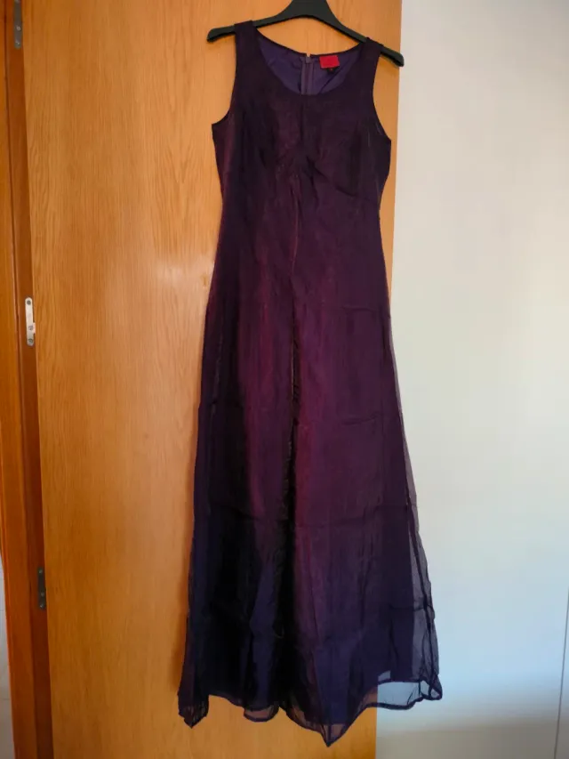 Vestido largo morado fiesta