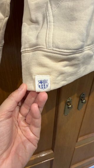 Sudadera FC Barcelona beige floral
