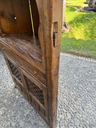 Mueble de esquina de madera antiguo