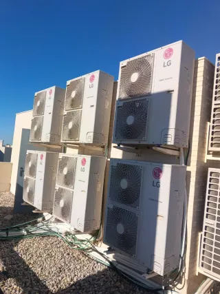 Se hacen mantenimiento de aires acondicionados