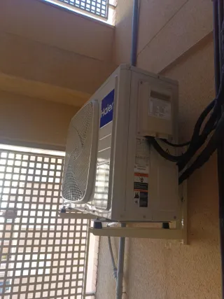 Se hacen mantenimiento de aires acondicionados