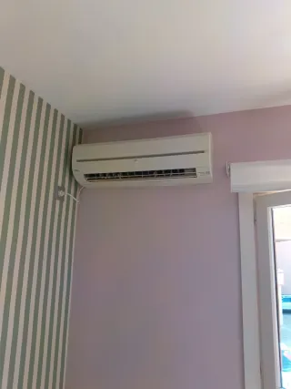 Se hacen mantenimiento de aires acondicionados