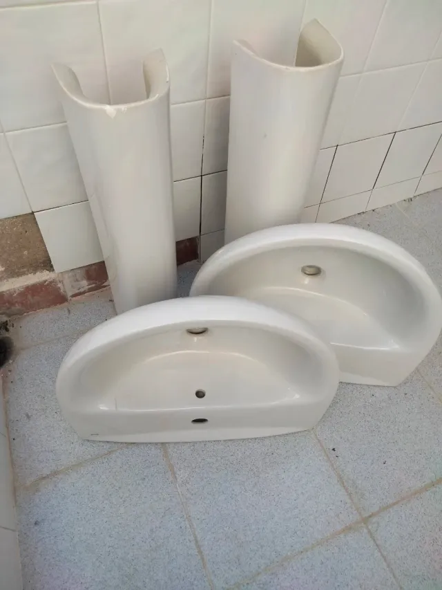 2 Lavabos con Pie de Porcelana