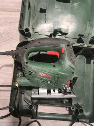 Sierra Caladora Bosch PST 650 con maletín