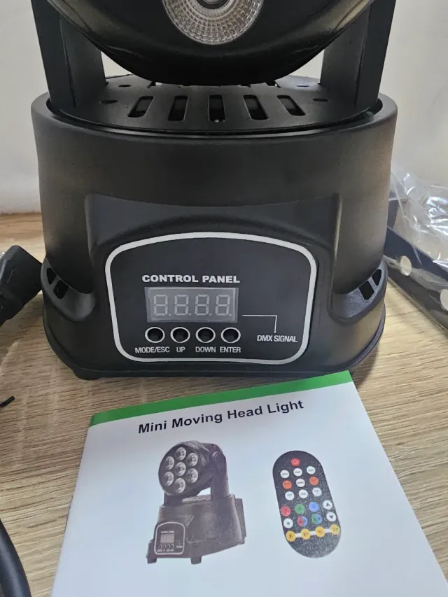 Cabeza Móvil LED Wash RGBW Iluminación