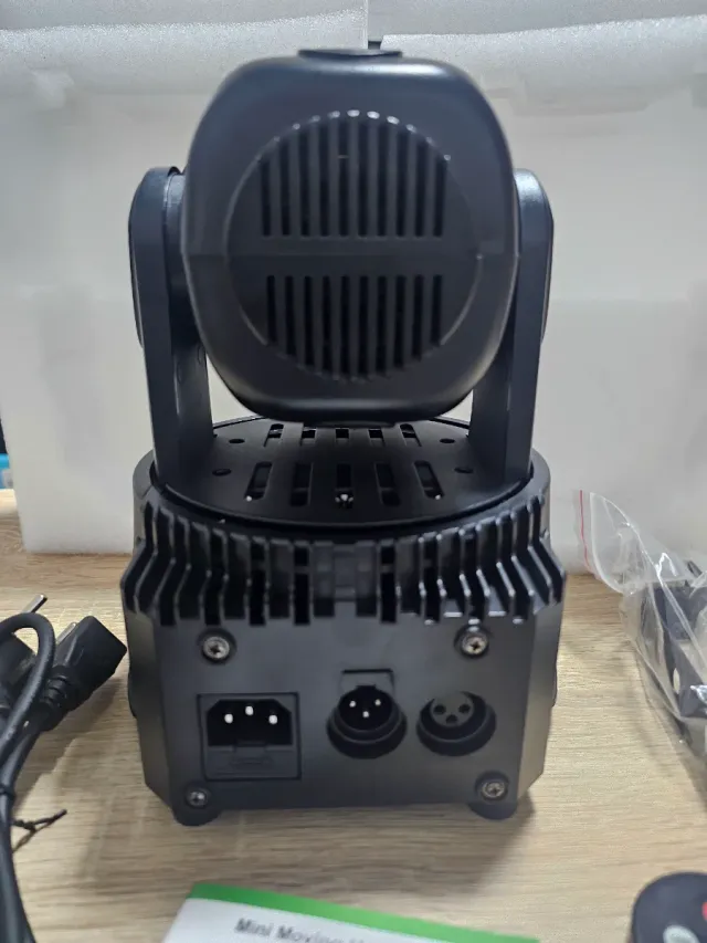 Cabeza Móvil LED Wash RGBW Iluminación