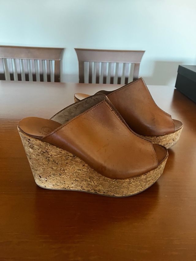 Cuñas Gloria Ortiz Piel Marrón