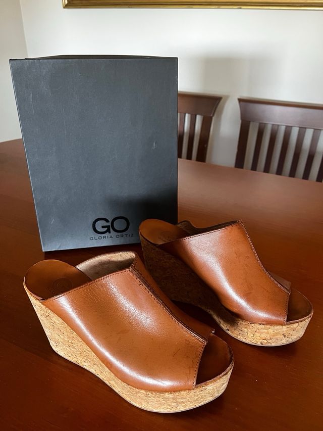 Cuñas Gloria Ortiz Piel Marrón