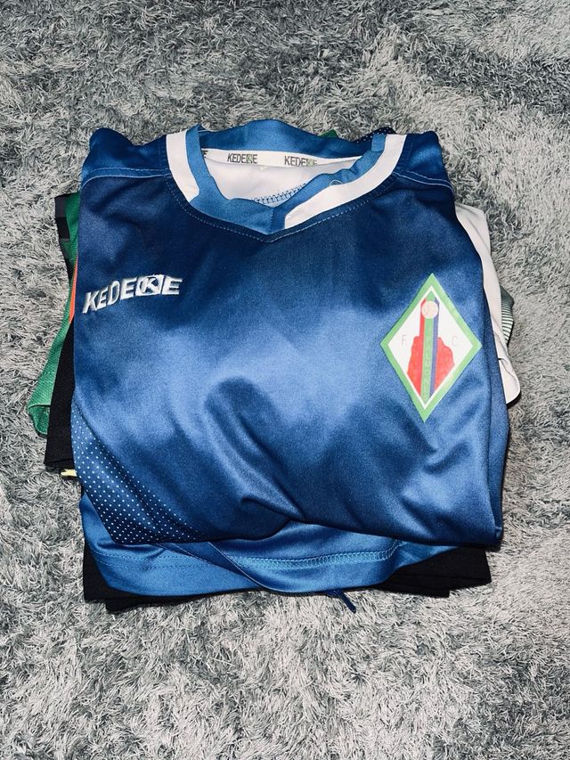 Lote equipaciones fútbol