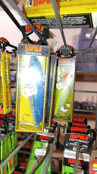 Señuelos de pesca variados