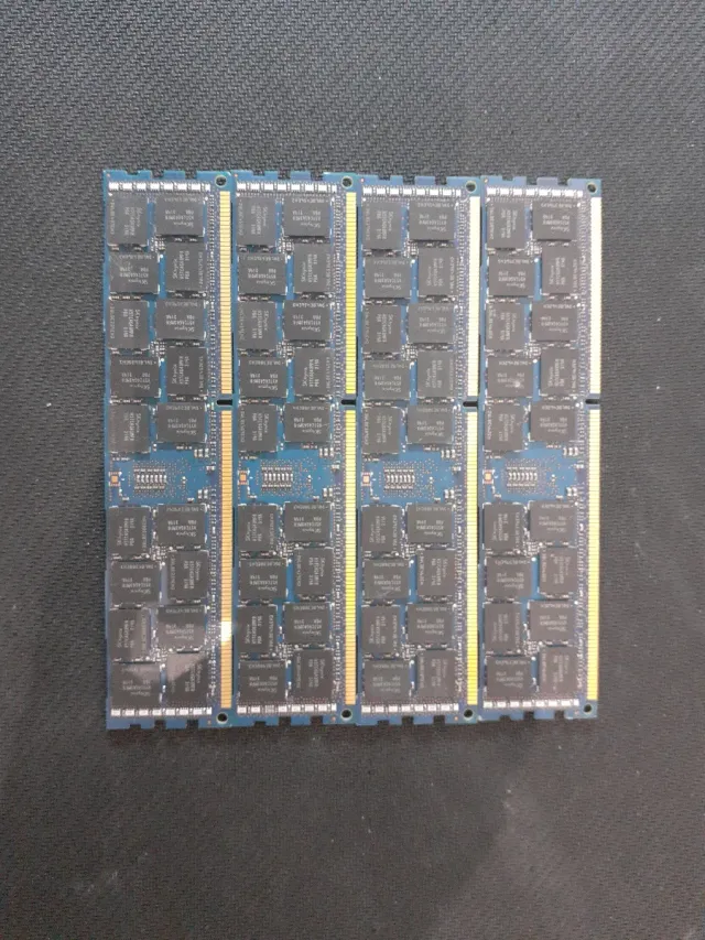 4x 16GB DDR3 Hynix RAM Modules