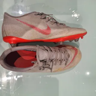 Botas Fútbol Tacos Aluminio Talla 37/38