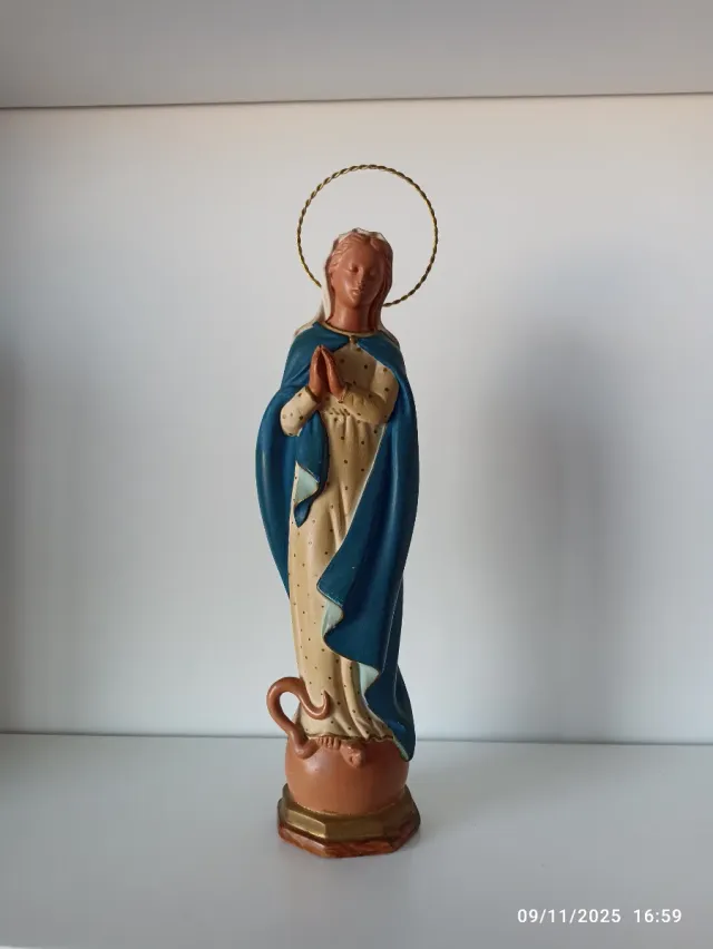 Antigua escultura de Virgen Inmaculada Concepción