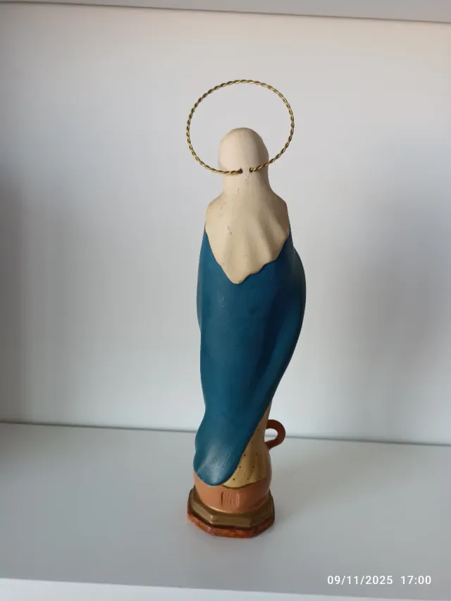 Antigua escultura de Virgen Inmaculada Concepción