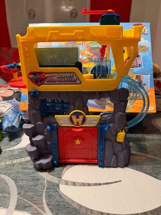 Superzings Headquarters + Kaboom Racer