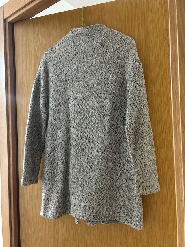 Abrigo Bershka gris talla XS