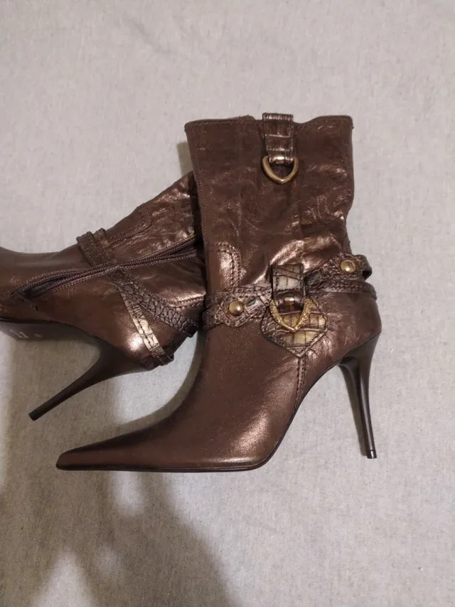 Botas a Estrenar talla 37 grande