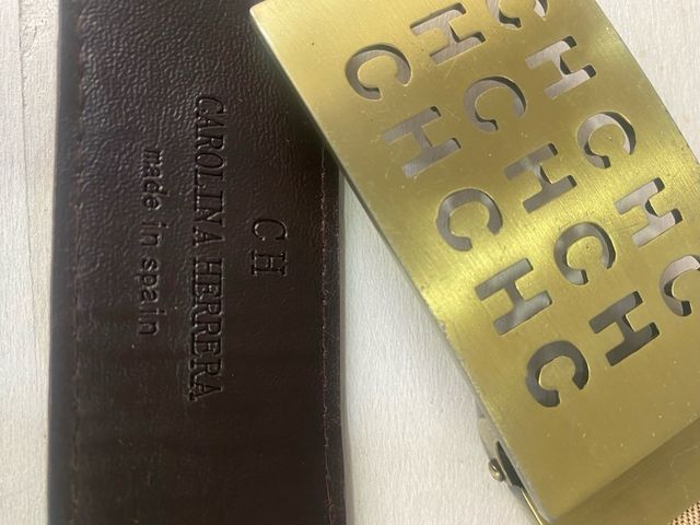 Cinturón Carolina Herrera CH Hebilla Dorada