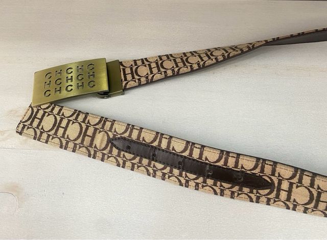 Cinturón Carolina Herrera CH Hebilla Dorada