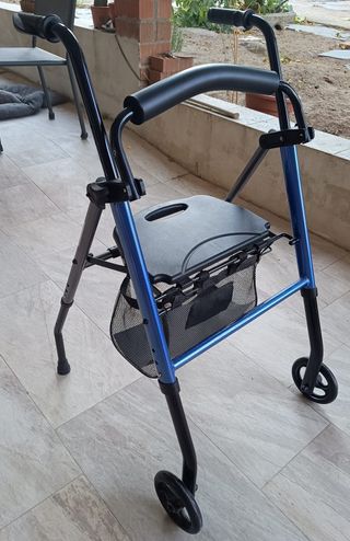Andador OGI con asiento y cesta