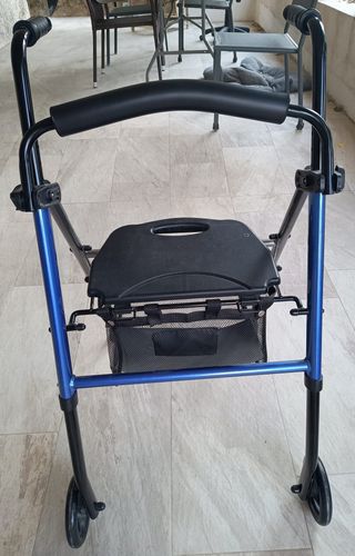 Andador OGI con asiento y cesta