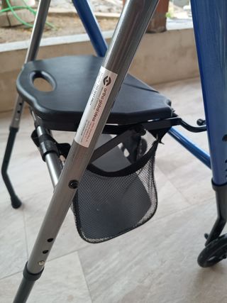 Andador OGI con asiento y cesta