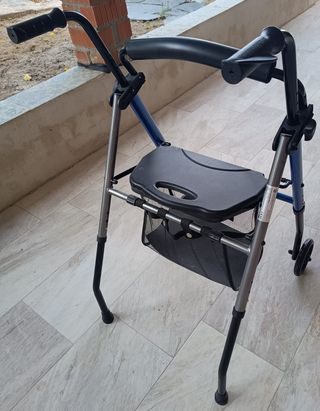 Andador OGI con asiento y cesta