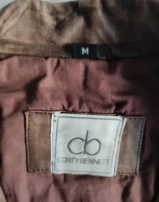 Chaqueta de piel marrón