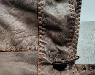 Chaqueta de piel marrón