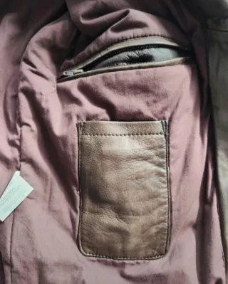 Chaqueta de piel marrón