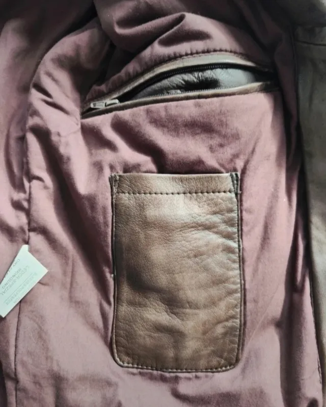 Chaqueta de piel marrón