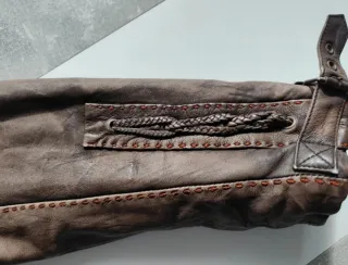 Chaqueta de piel marrón