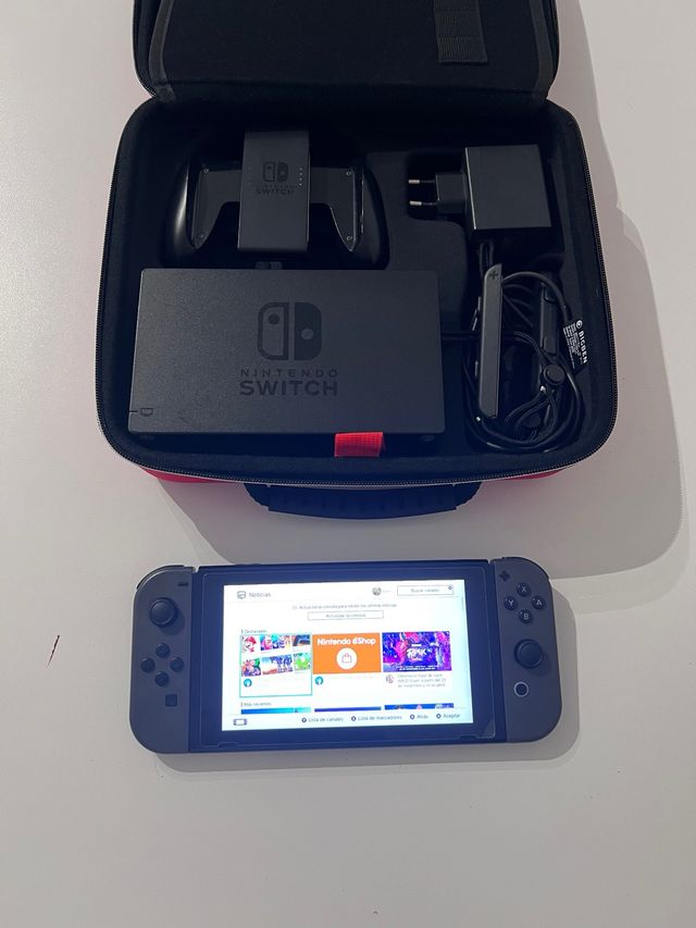 Nintendo Switch + Accesorios y Juegos