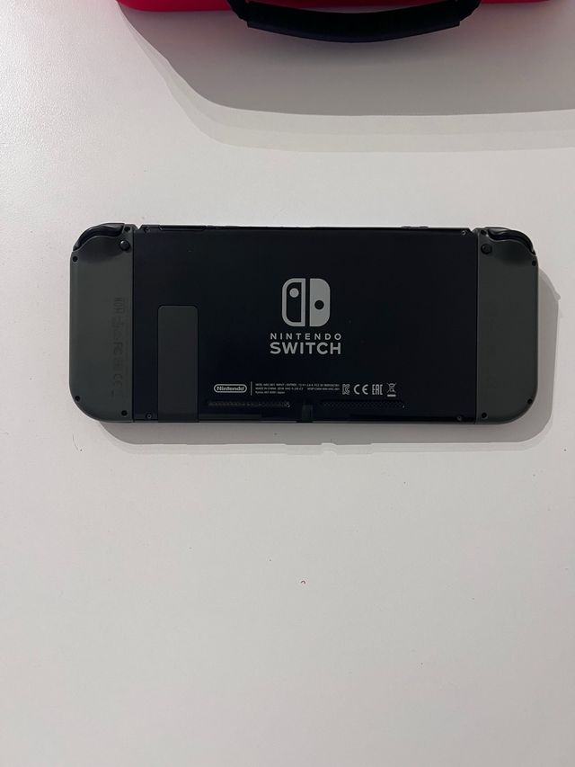Nintendo Switch + Accesorios y Juegos