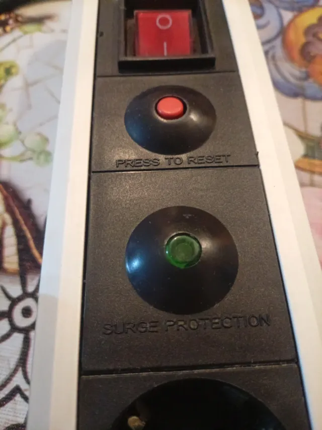 Regleta aluminio 6 enchufes con interruptor