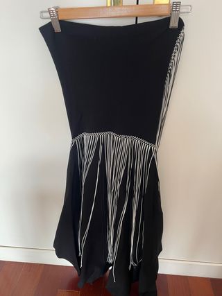 Falda/vestido midi negro elástico con flecos