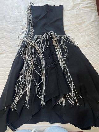 Falda/vestido midi negro elástico con flecos