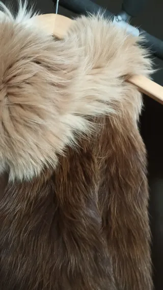 Dos Bufandas de pelo beige y marrón