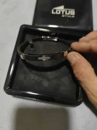 Pulsera Lotus Style Negra y Plateada